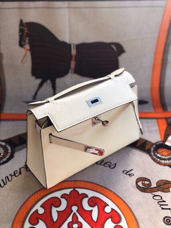 에르메스 미니 켈리백22 나타 화이트 은장 스위프트